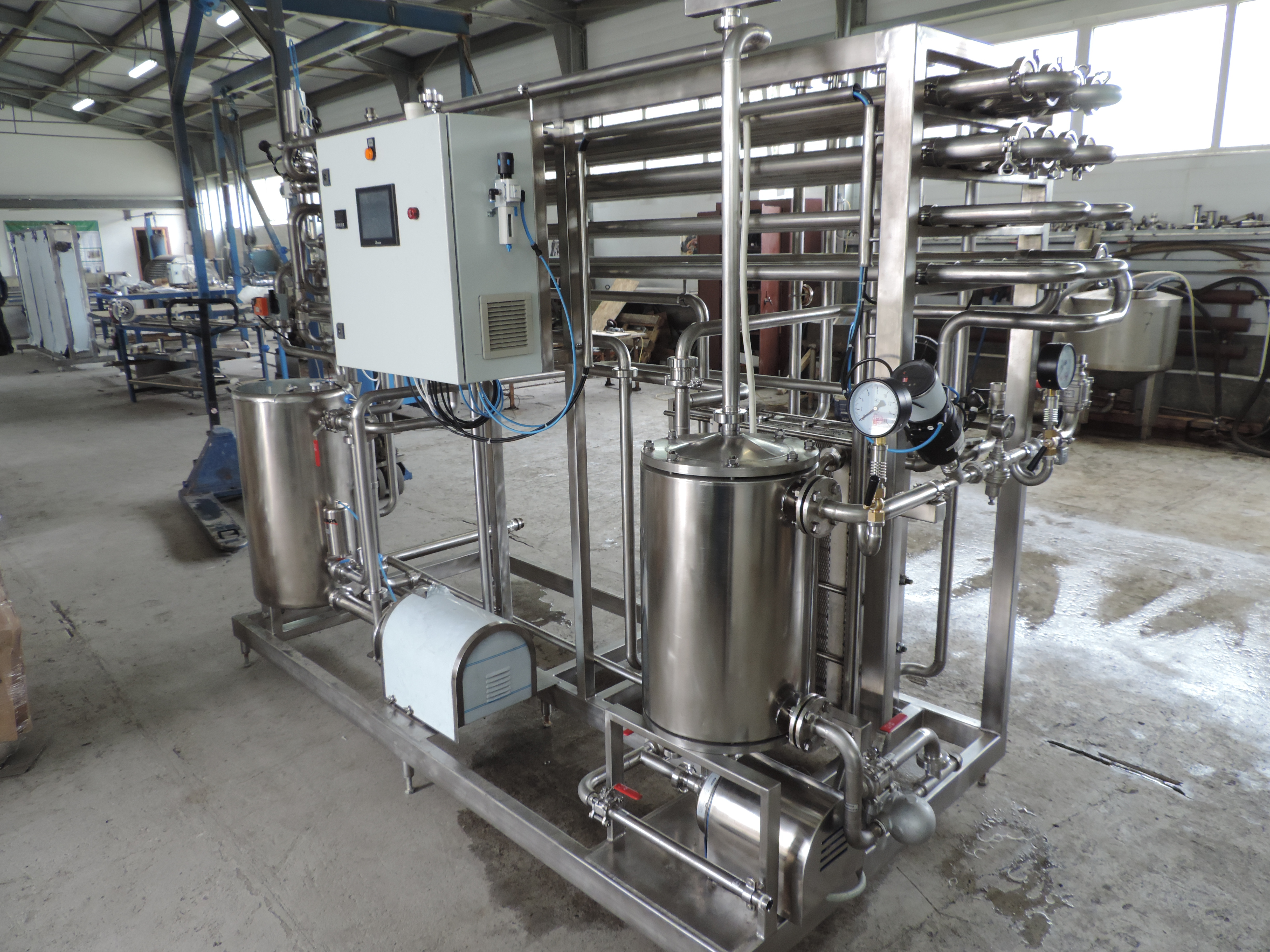Пастеризационно-охладительная установка ПОУ-2,5 для молочного завода в республике Армения